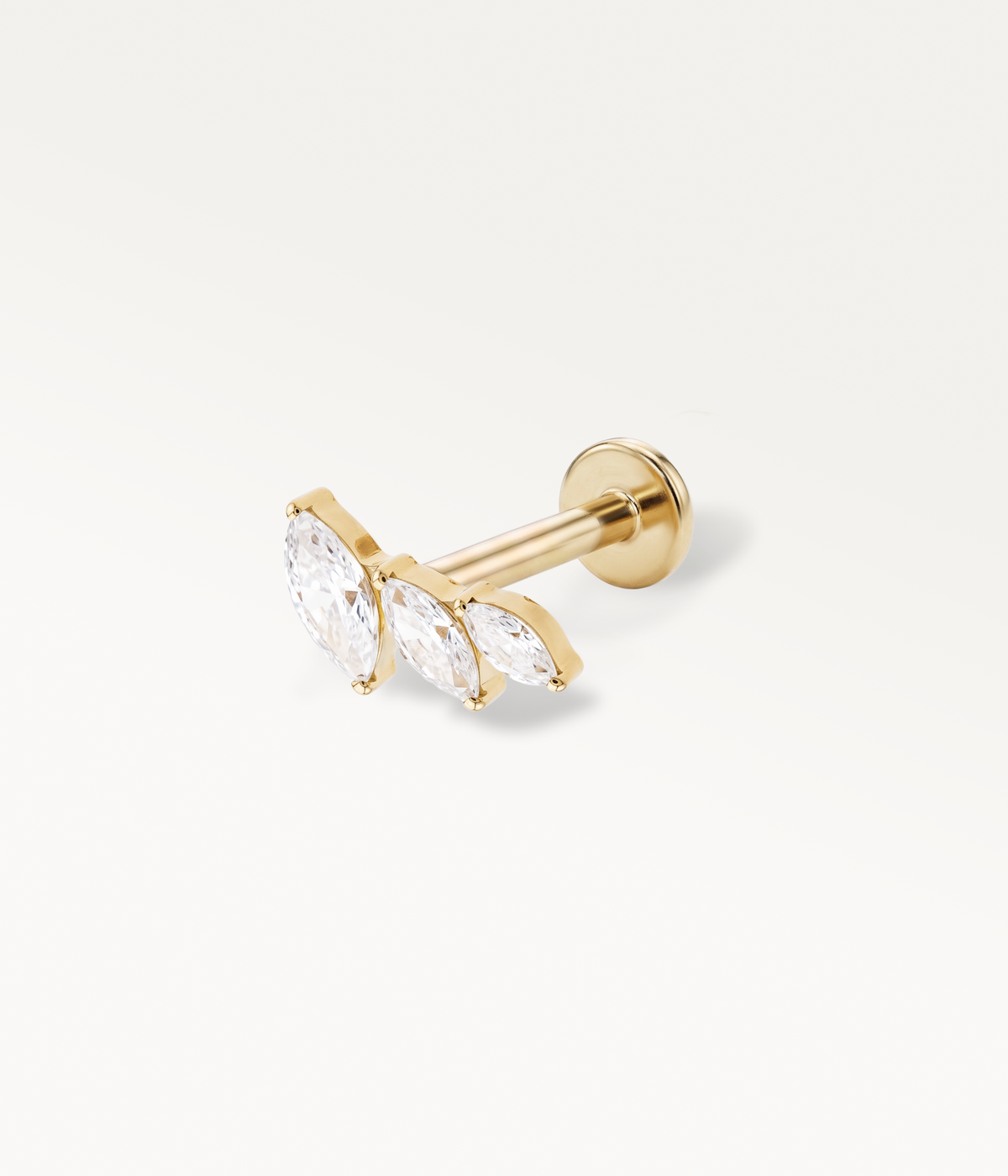 Pendiente de botón Artemis dorado con piedras talla marquesa, detalle de la barra y de la base plana.
