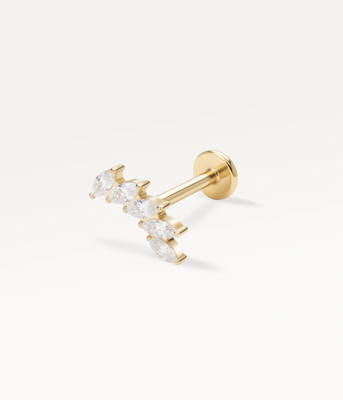 Piercing a fiore a cinque petali color oro con zirconi incastonati, gioiello raffinato e luminoso